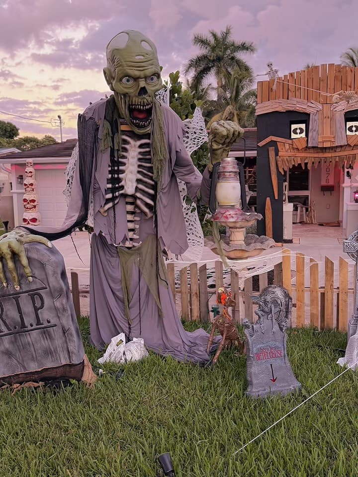 Cooper City Halloween Home Decorating Contest Self-Guided Tour